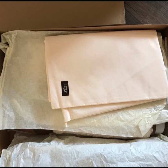 🦃LAST CHANCE Ugg Ava Sheepskin Heeled Boots - Picture 5 of 7